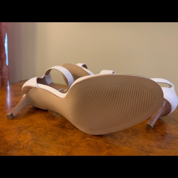 Talbots Ivory Leather Sandals, 10M - Picture 3 of 6